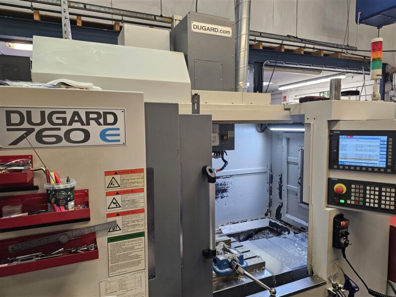 U28301 Dugard 760E used vertical machining centre